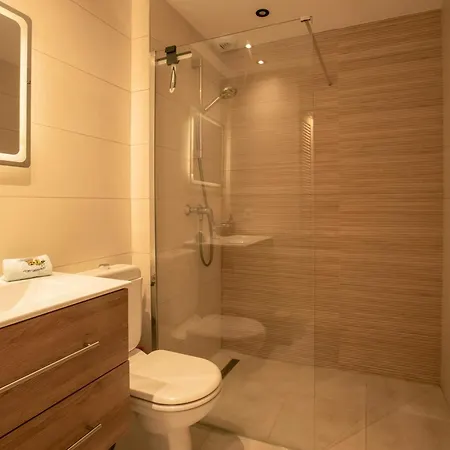 Appartement 30 M De La Plage Grimaud Buitenkant foto