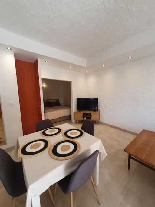 Apartment 30 M De La *