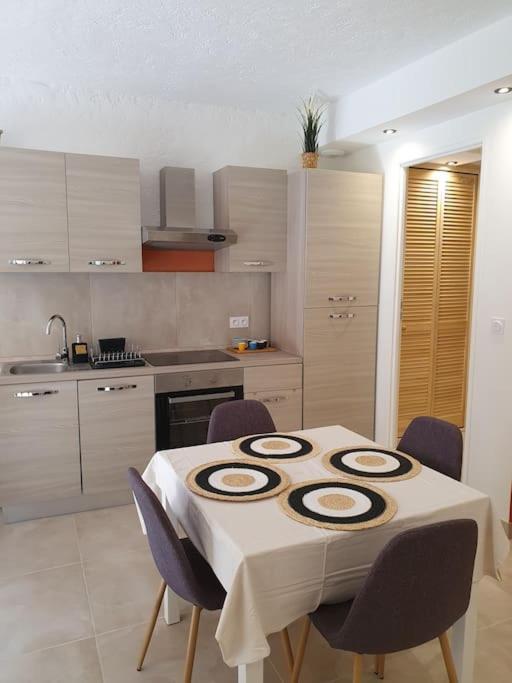 30 M De La Grimaud
