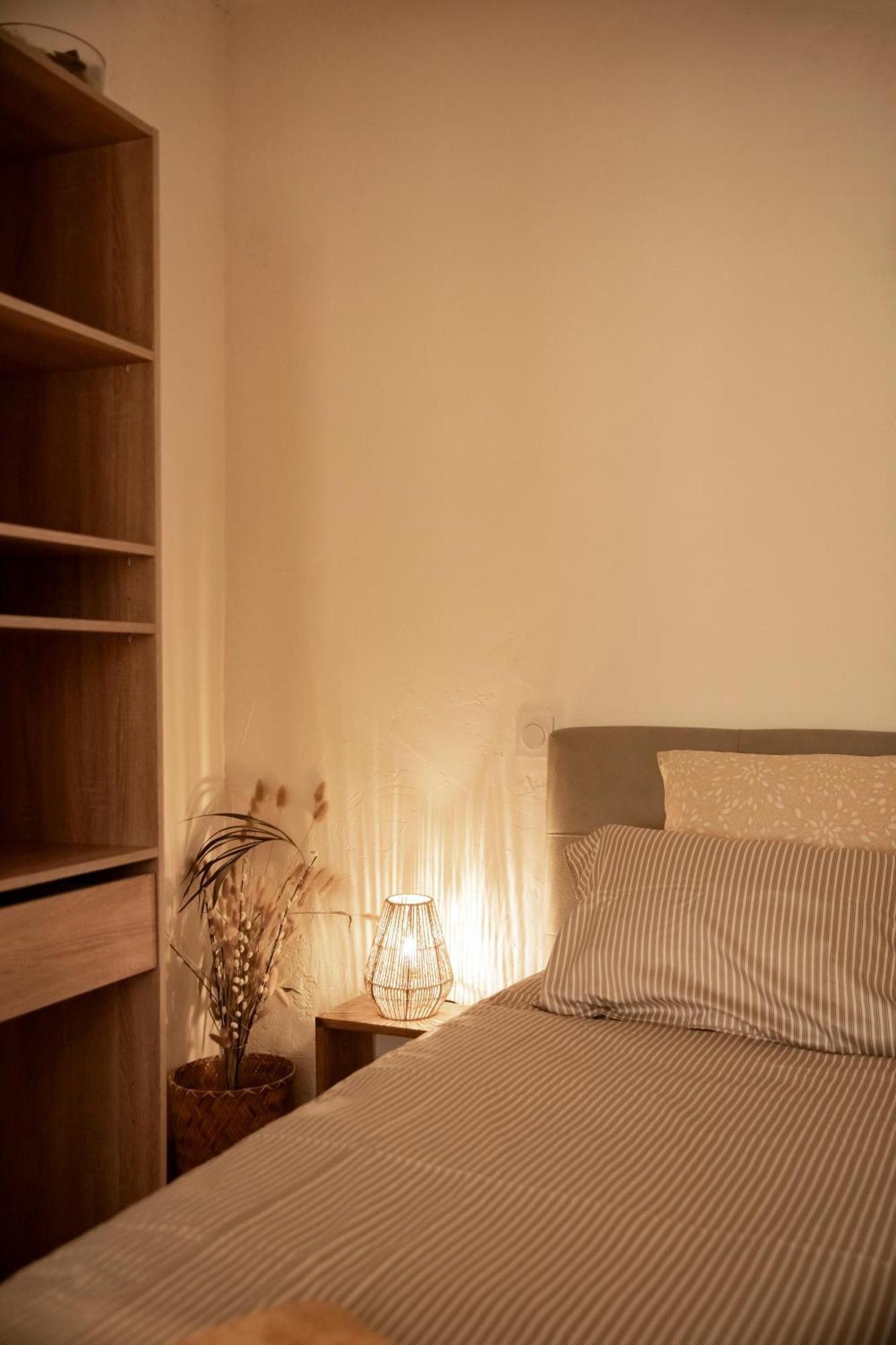 Apartment 30 M De La *