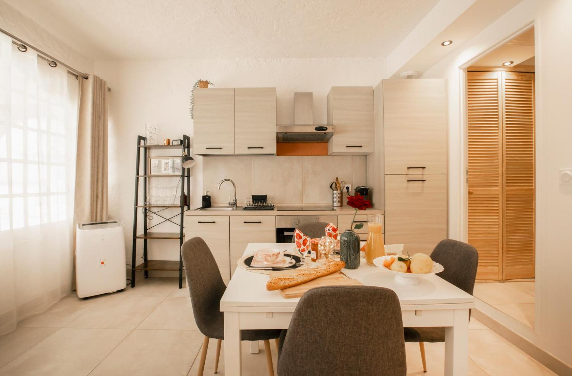30 M De La Apartment *